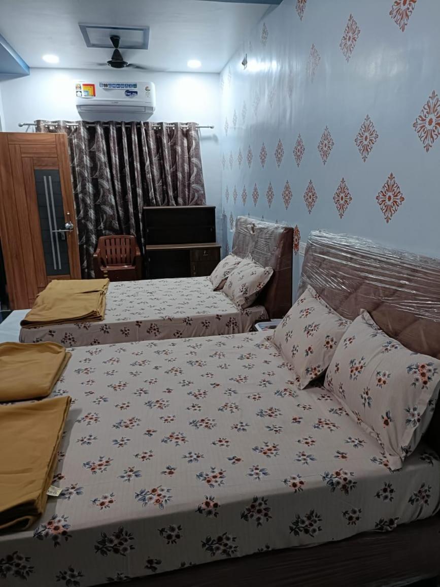 Honest Deluxe Room Garudeshwar Eksteriør billede